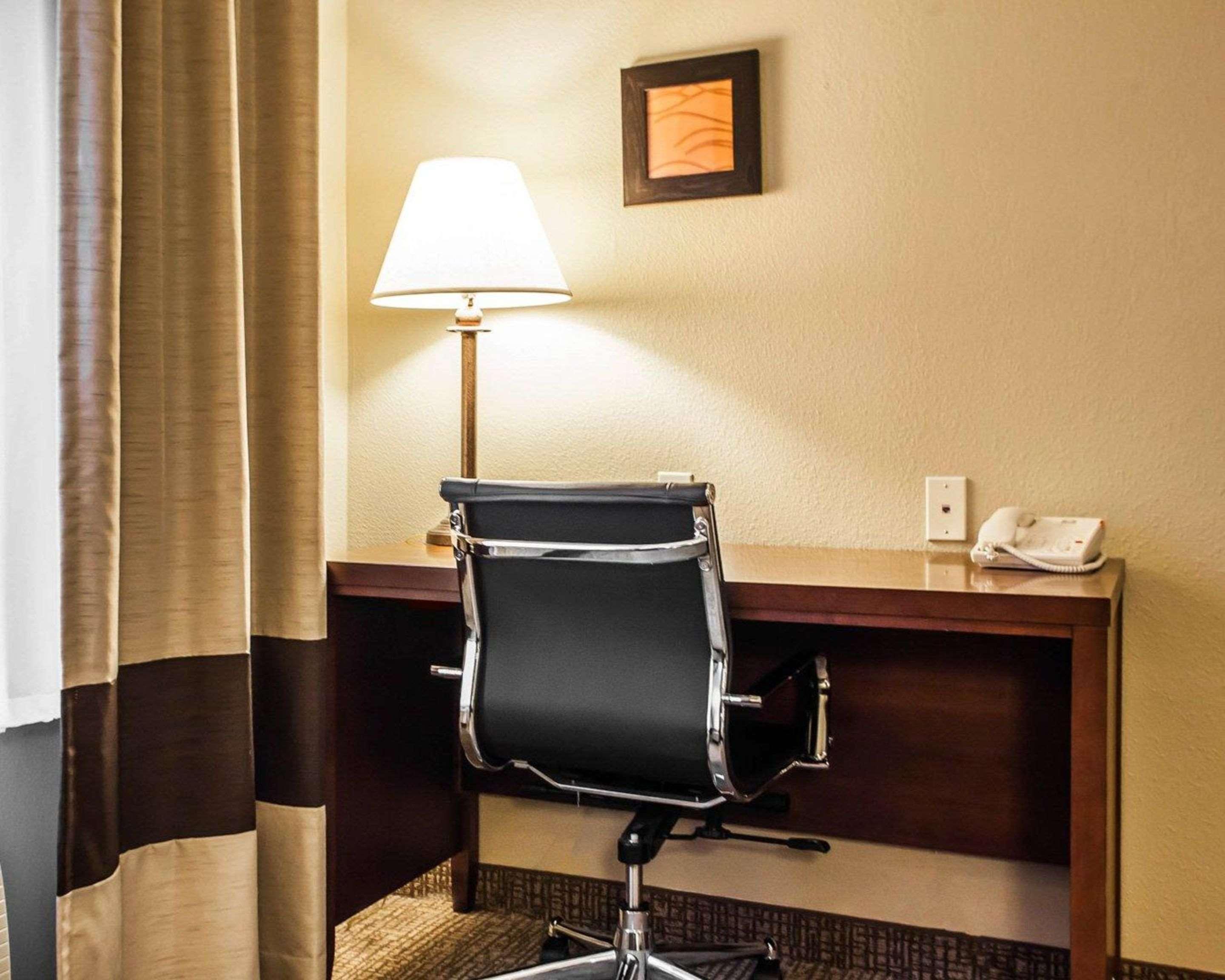 Comfort Inn & Suites St Louis-O'Fallon Buitenkant foto