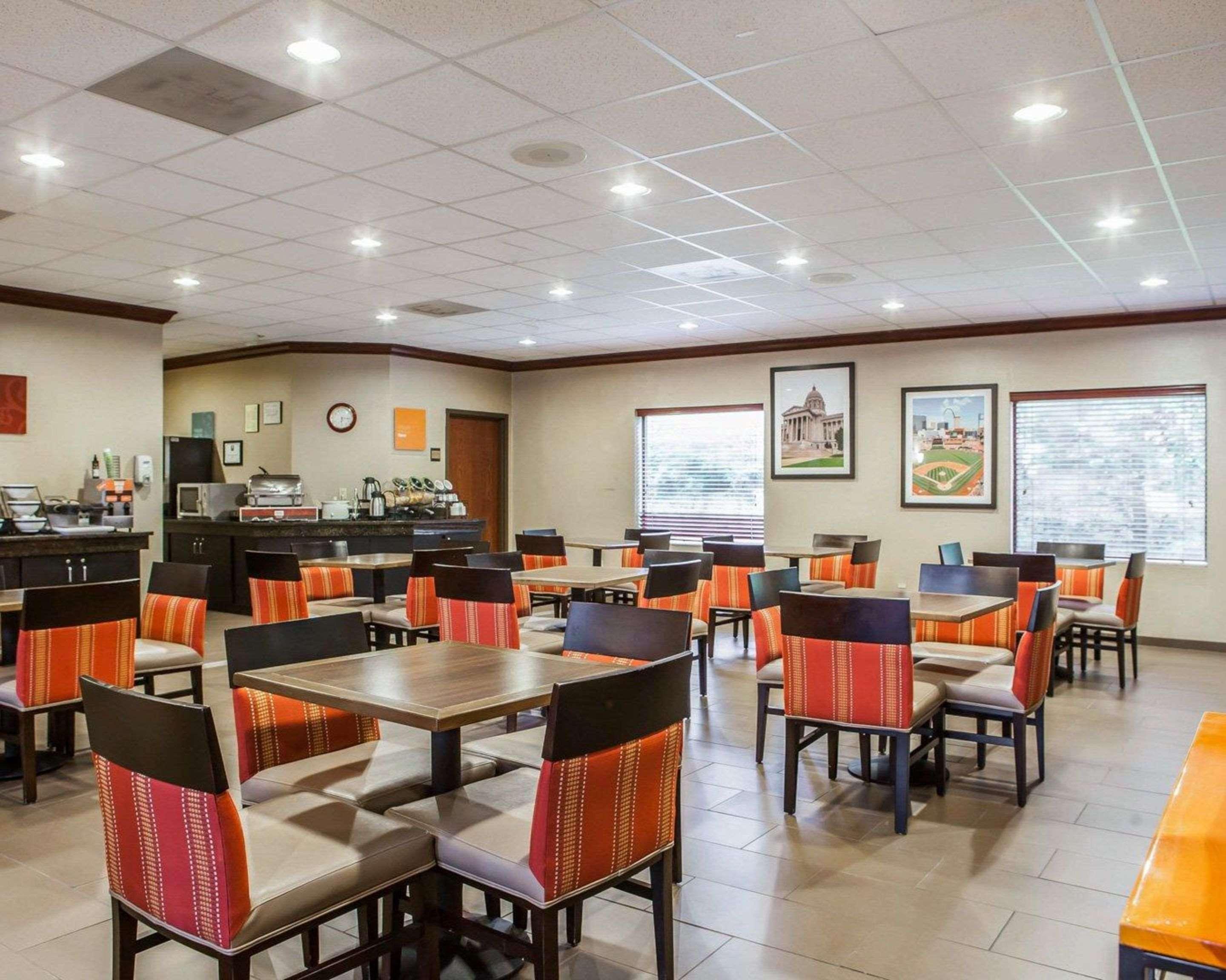 Comfort Inn & Suites St Louis-O'Fallon Buitenkant foto