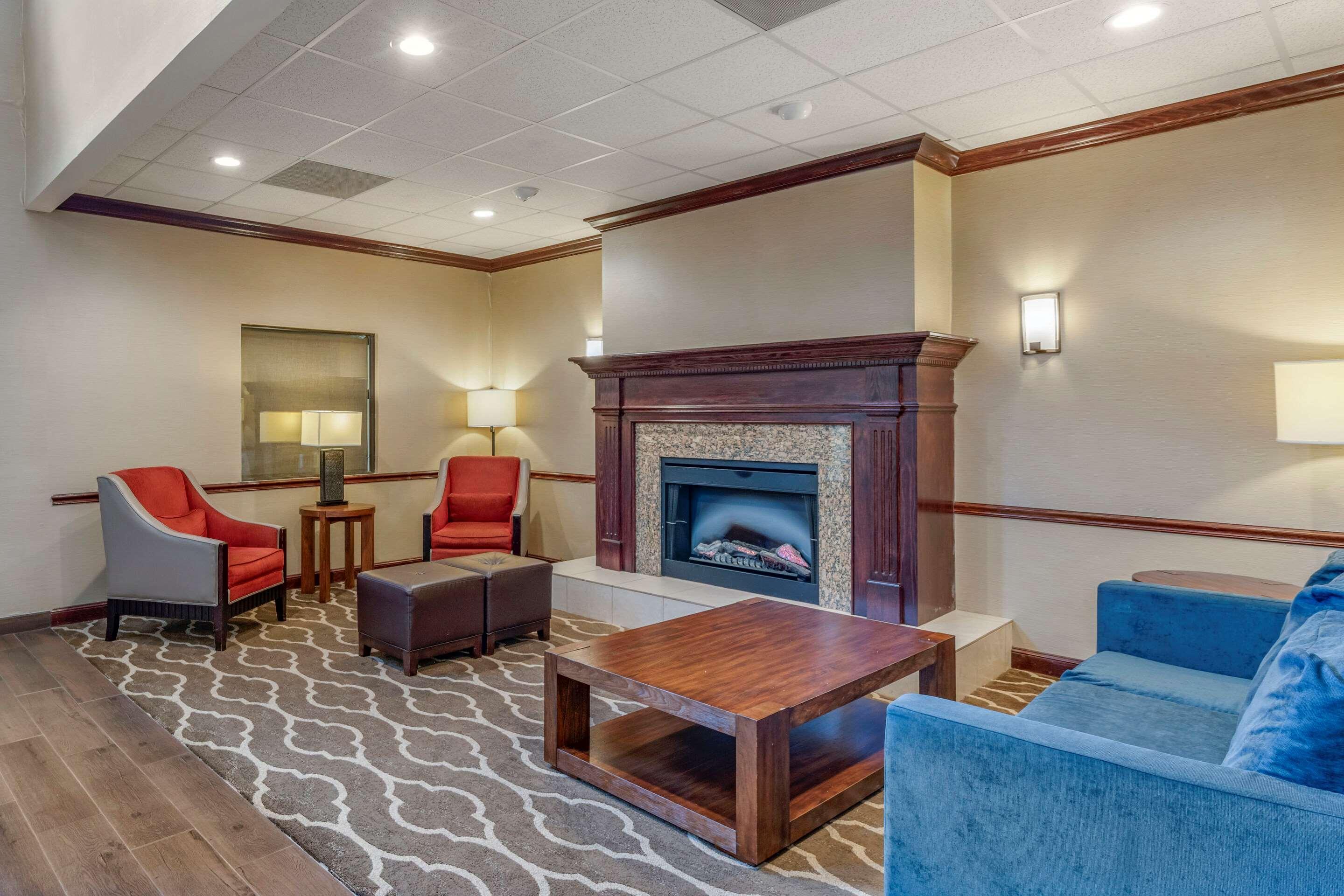 Comfort Inn & Suites St Louis-O'Fallon Buitenkant foto