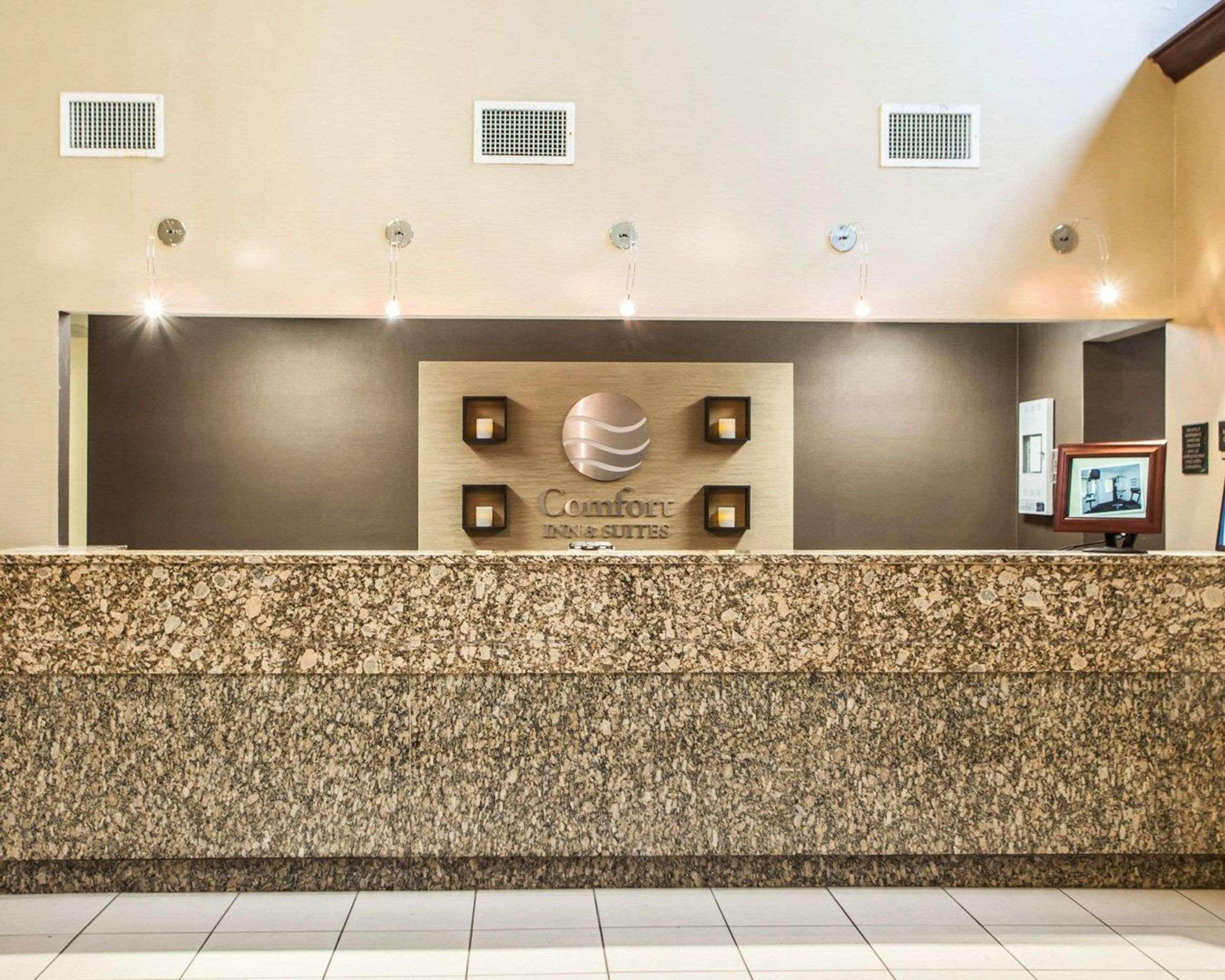 Comfort Inn & Suites St Louis-O'Fallon Buitenkant foto
