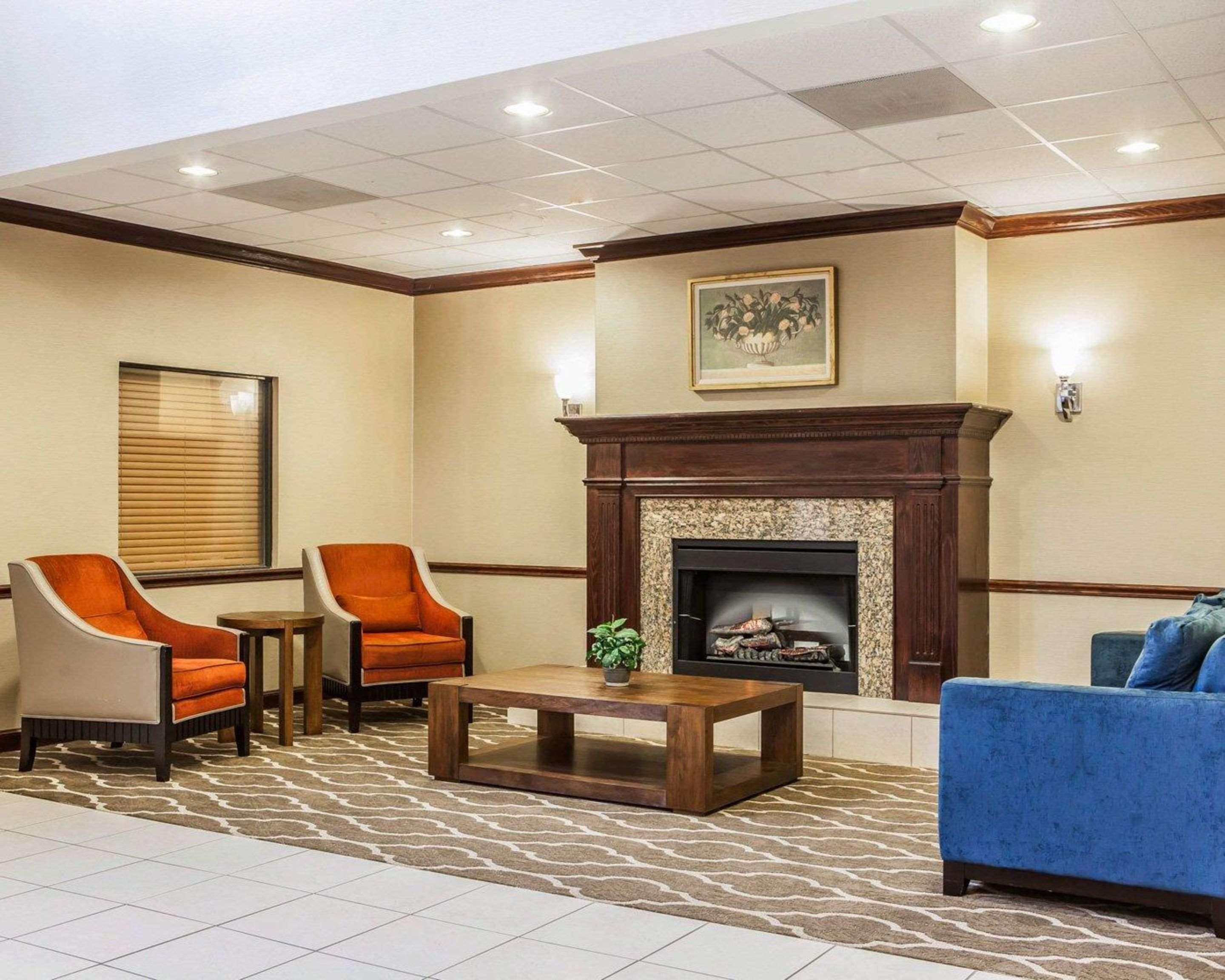 Comfort Inn & Suites St Louis-O'Fallon Buitenkant foto