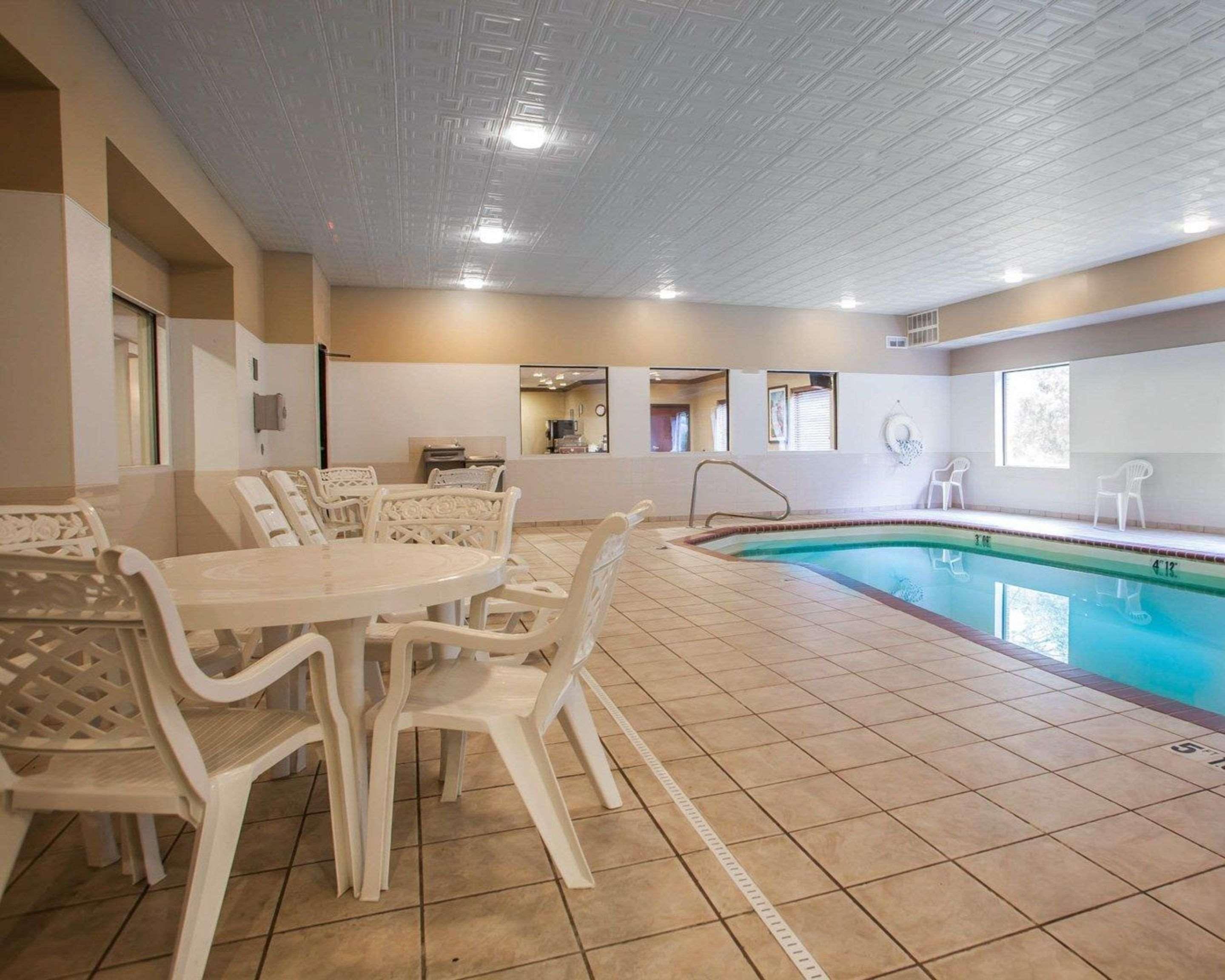 Comfort Inn & Suites St Louis-O'Fallon Buitenkant foto