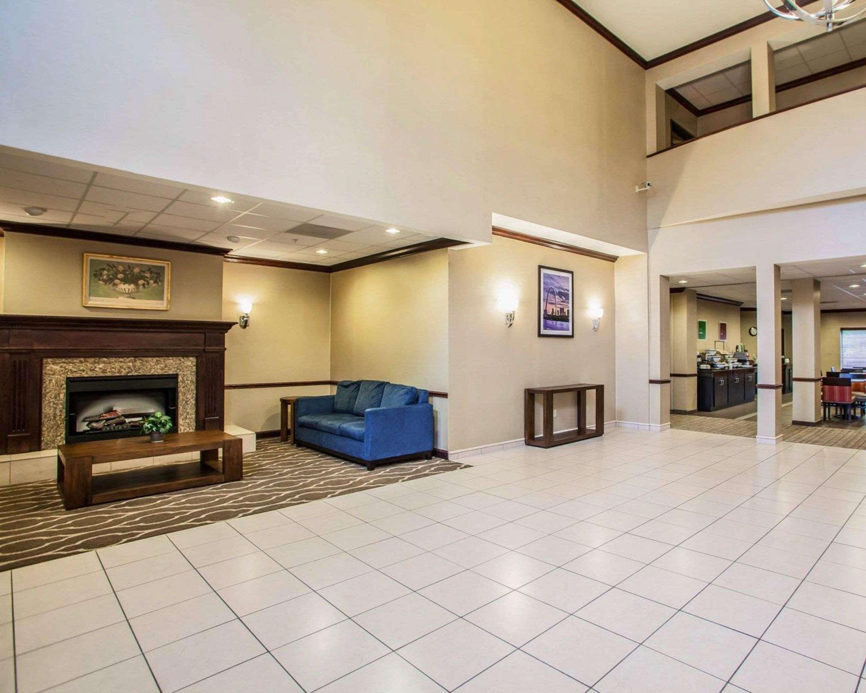 Comfort Inn & Suites St Louis-O'Fallon Buitenkant foto