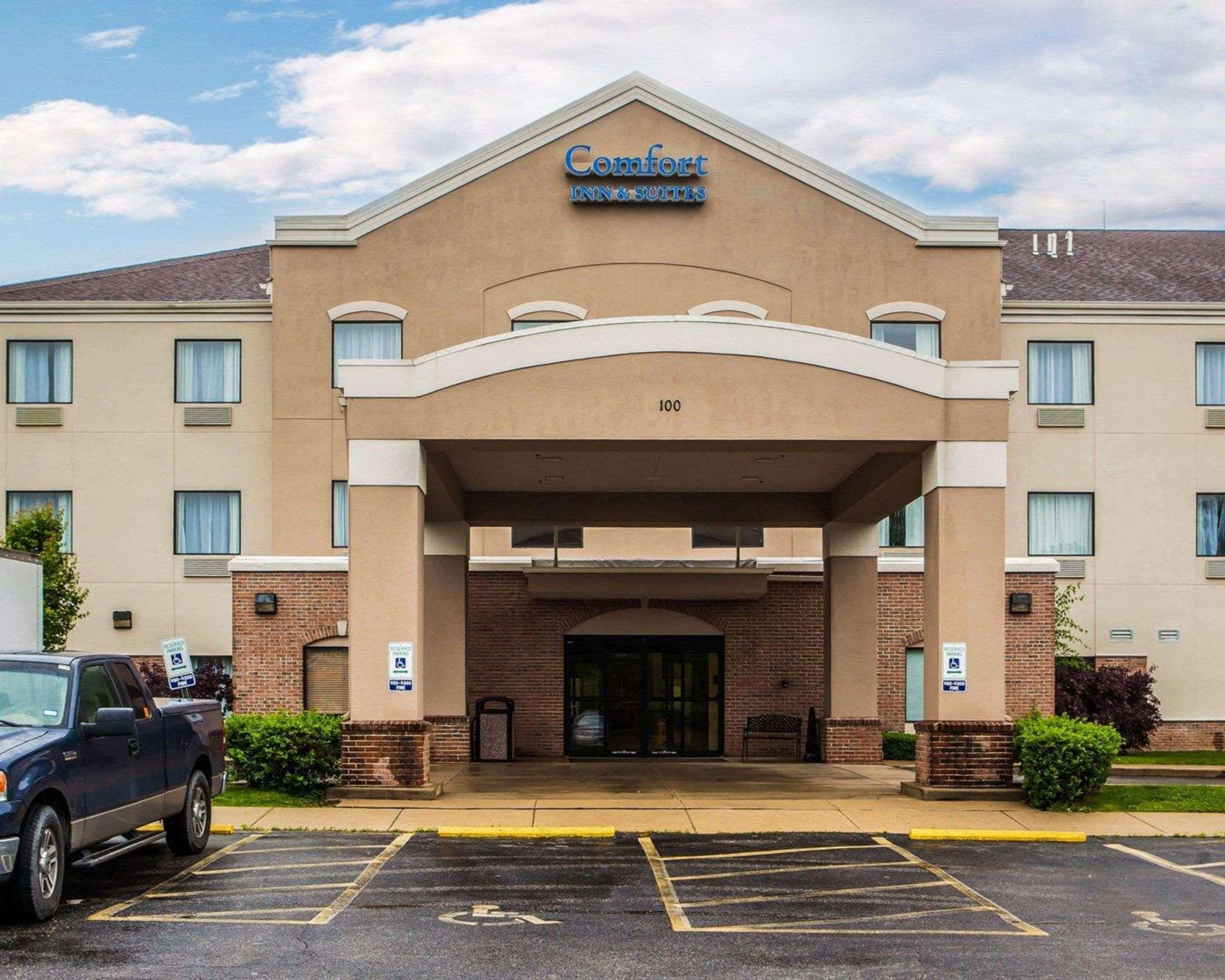 Comfort Inn & Suites St Louis-O'Fallon Buitenkant foto