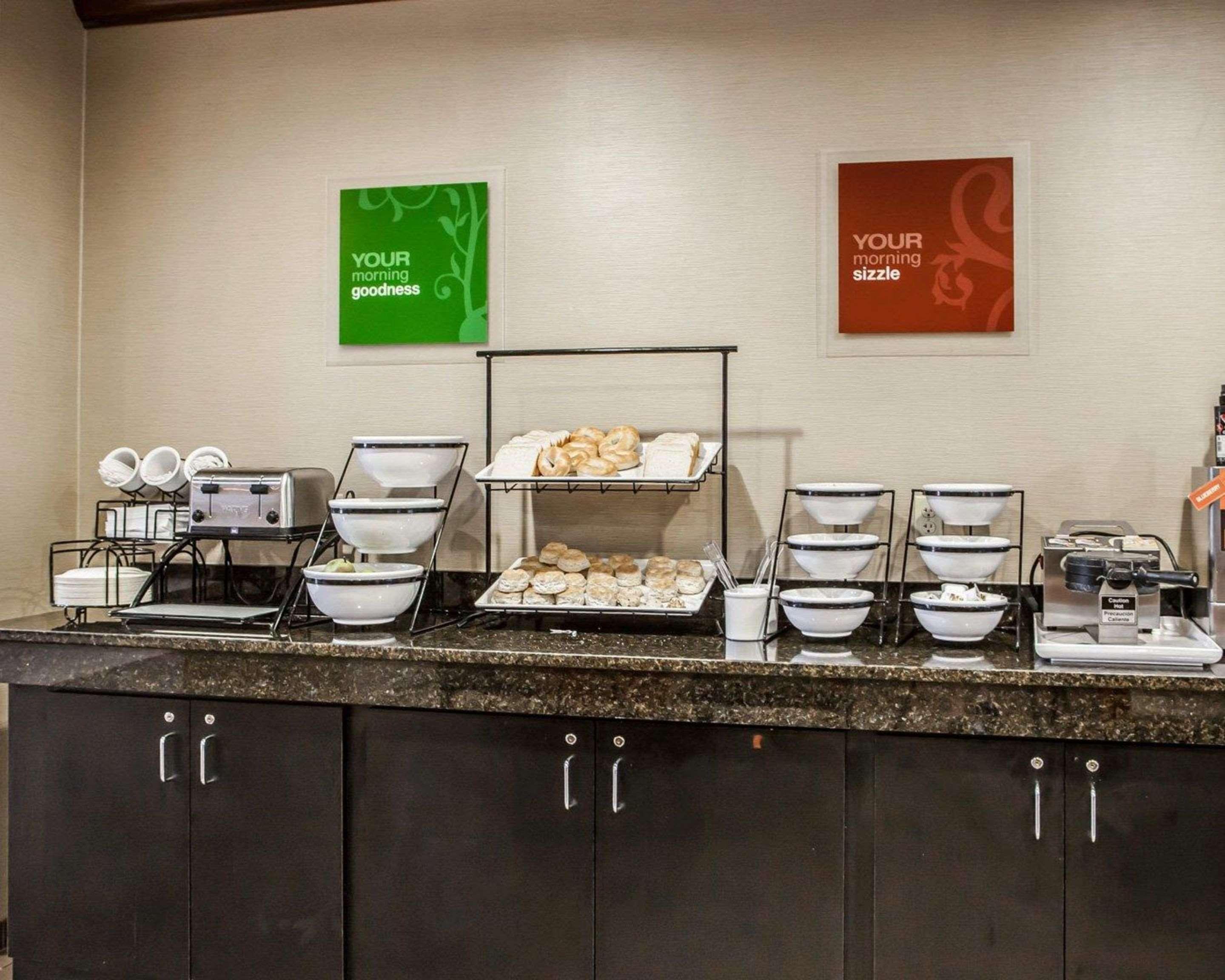 Comfort Inn & Suites St Louis-O'Fallon Buitenkant foto